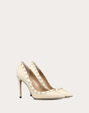 WOMEN'S VALENTINO GARAVANI ROCKSTUD GRAINY CALFSKIN PUMP 100 MM LIGHT IVORY