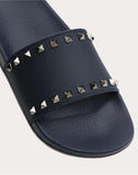 MEN'S VALENTINO GARAVANI ROCKSTUD RUBBER SLIDER SANDAL DARK BLUE