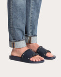 MEN'S VALENTINO GARAVANI ROCKSTUD RUBBER SLIDER SANDAL DARK BLUE