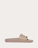 WOMEN'S VALENTINO GARAVANI ROCKSTUD RUBBER SLIDES POUDRE