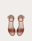 WOMEN'S VALENTINO GARAVANI GRAIN CALFSKIN LEATHER ROCKSTUD DOUBLE WEDGE SANDAL 95MM BROWN