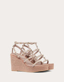 WOMEN'S VALENTINO GARAVANI ROCKSTUD ANKLE STRAP WEDGE SANDAL 95 MM POUDRE