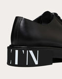 MEN'S VALENTINO GARAVANI VLTN BRUSH-OFF CALFSKIN DERBY BLACK