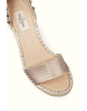WOMEN'S VALENTINO GARAVANI ROCKSTUD DOUBLE LAMINATED GRAINY CALFSKIN LEATHER WEDGE SANDAL 105 MM CHAMPAGNE