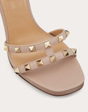 WOMEN'S VALENTINO GARAVANI ROCKSTUD GRAINY CALFSKIN SANDAL 105 MM POUDRE