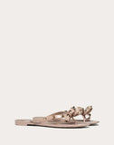 WOMEN'S VALENTINO GARAVANI RUBBER ROCKSTUD THONG POUDRE
