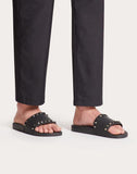 MEN'S VALENTINO GARAVANI ROCKSTUD RUBBER SLIDER SANDAL BLACK