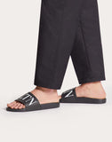 MEN'S VALENTINO GARAVANI VLTN RUBBER SLIDER SANDAL BLACK